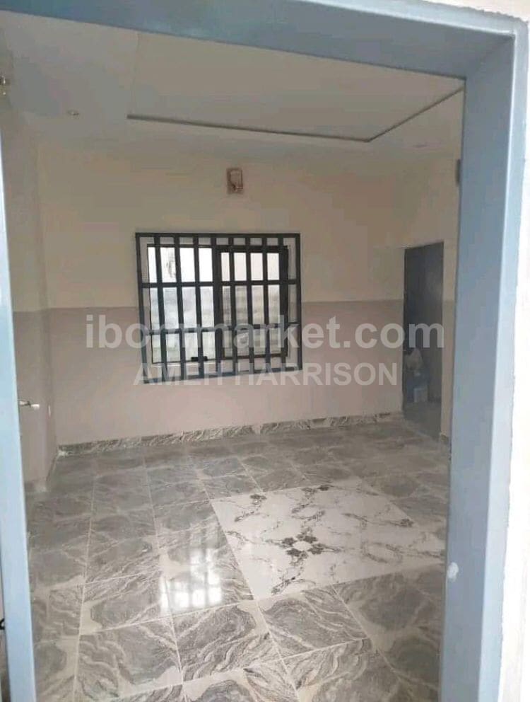Detached 2 bedroom flat