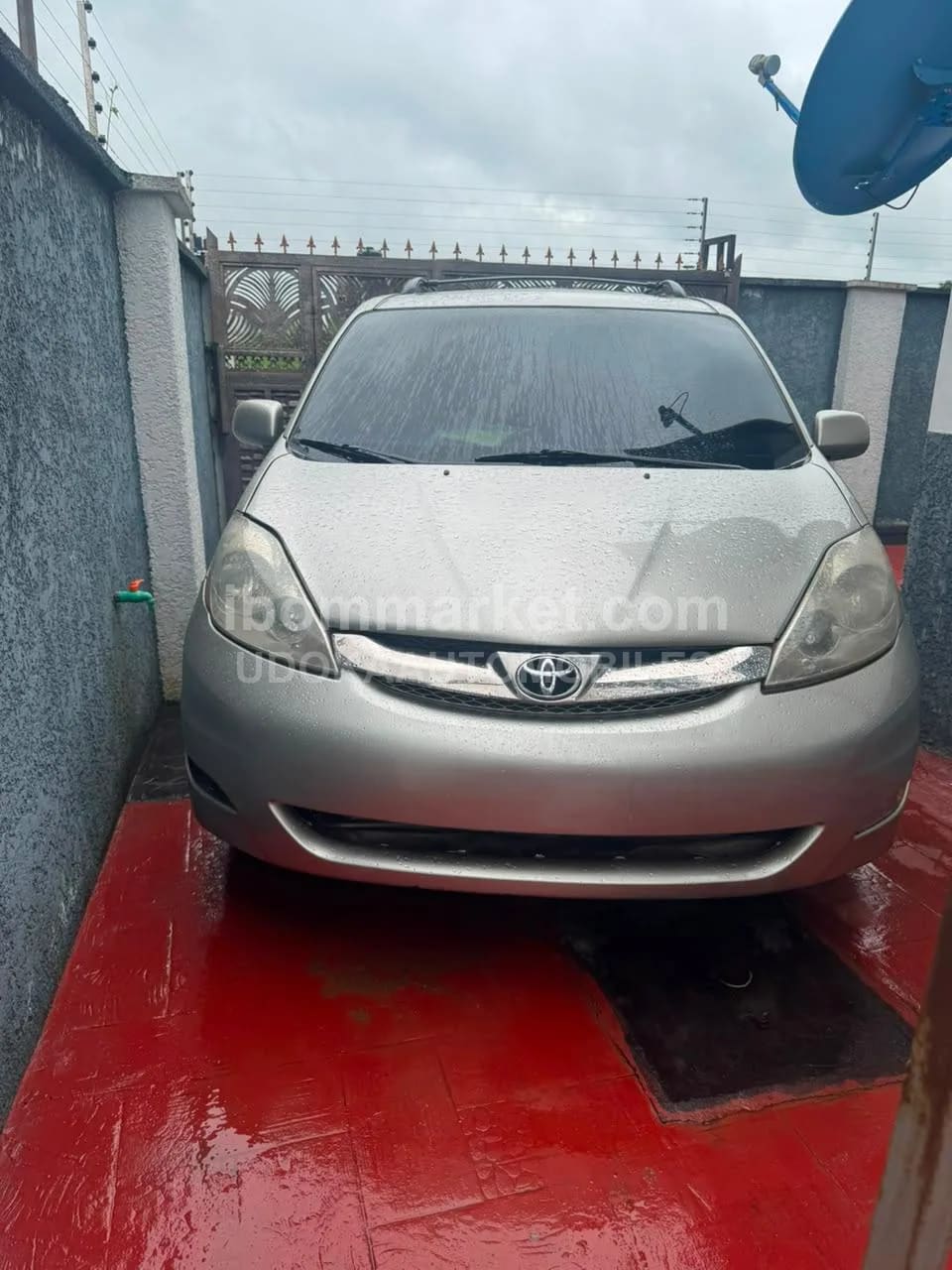 Toyota sienna 2006 available for sale